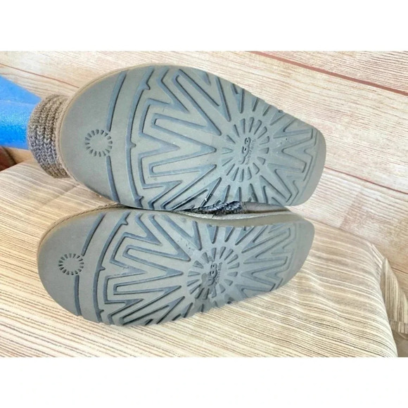 UGG Australia Girl's US 4 Gray Warm Twisted Cable Over The Knee Boots Pre-owned - Picture 6 of 10